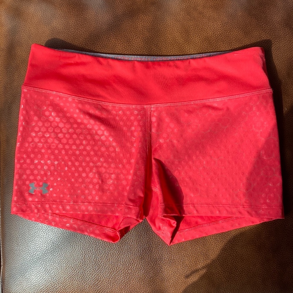 Under Armour Heat Gear Shorts Pink with Silver Hexagons M